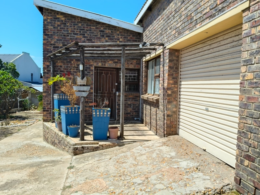 3 Bedroom Property for Sale in Wavecrest Eastern Cape